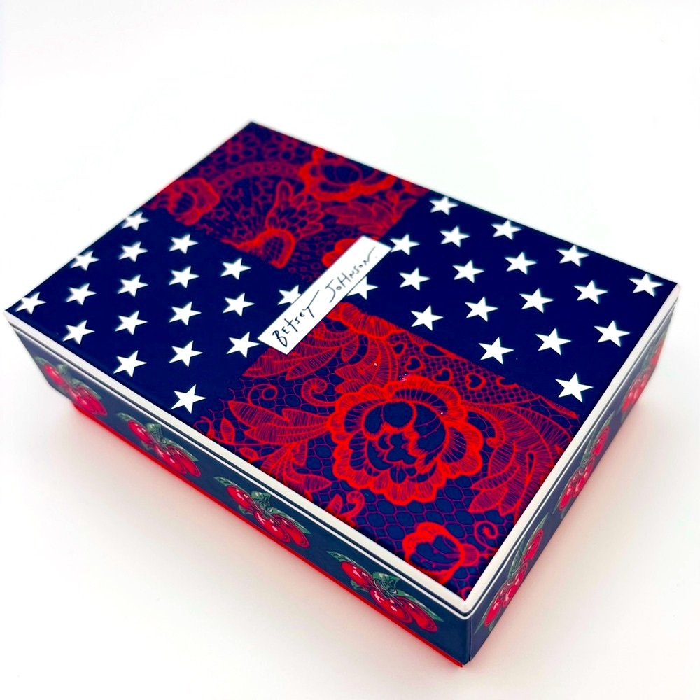 LAST ONE! Betsey Johnson Americana Bow Earrings - Picture 7 of 11